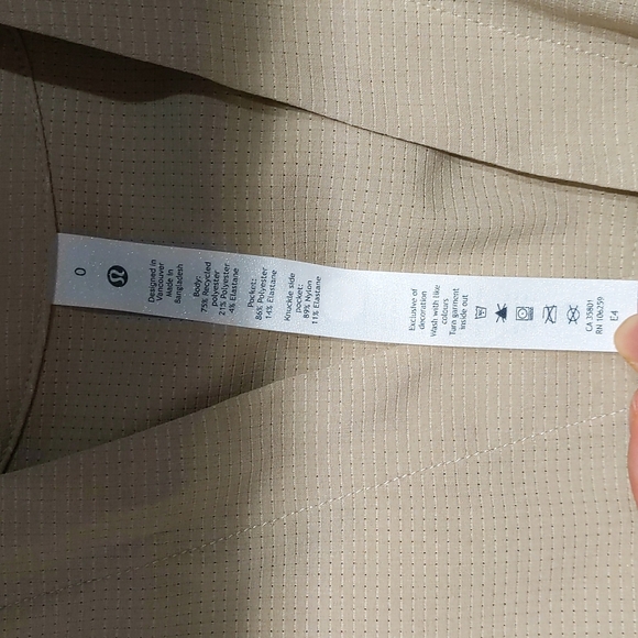 Lululemon Ventlight Button Front Dress NWOT - Picture 6 of 9